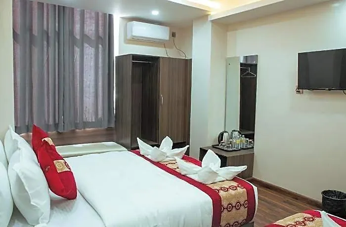 Hotel Kusum Airport