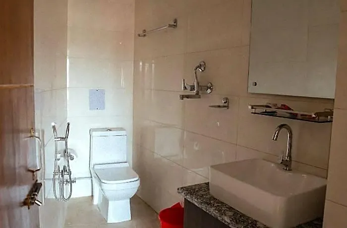 Hotel Kusum Airport 2*